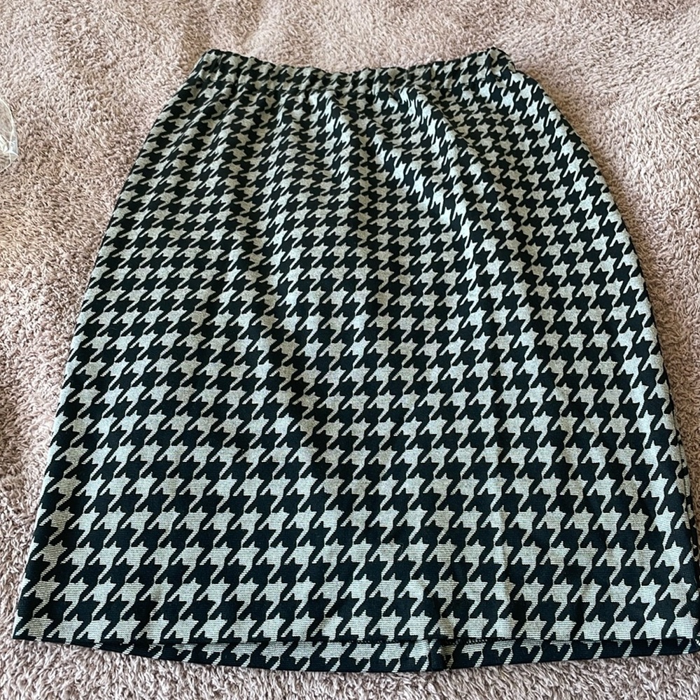 NWOT Houndstooth skirt